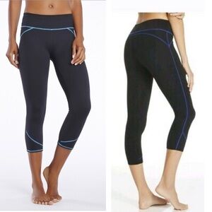 Fabletics Lima Capri Style 393080-47 Black Blue XS
